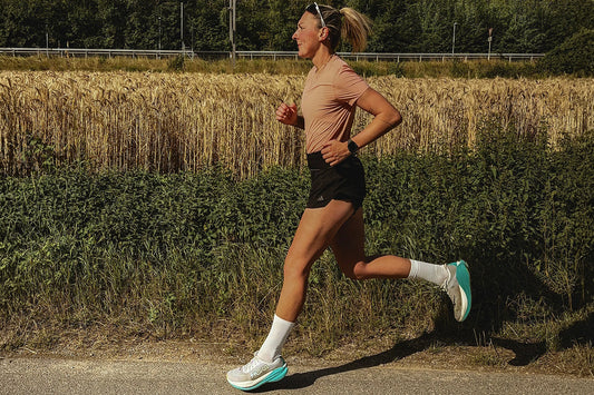 Laura und 2DiE4: Aktivierte Performance aus echter Erfahrung