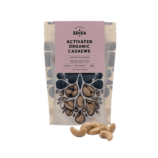 Aktivierte Bio-Cashews von 2DiE4 Live Foods – zweistufig fermentiert, handveredelt, mit natürlichem Umami-Geschmack und perfektem Crunch – roh, bio, leicht verdaulich und nährstoffreich.