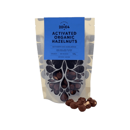 2DiE4 aktivierte Bio-Haselnüsse – fermentiert in zwei Stufen, aus Bayern, mit natürlichem Umami-Geschmack, reduziertem Phytinsäuregehalt, perfektem Crunch und hoher Nährstoffverfügbarkeit.