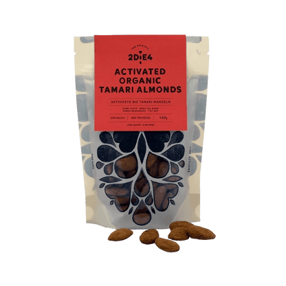 2DiE4 aktivierte Bio-Tamari-Mandeln – zweistufig fermentiert, verfeinert mit Tamari, mit intensivem Umami-Geschmack, perfektem Crunch und hoher Nährstoffverfügbarkeit.