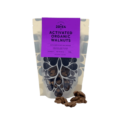 2DiE4 aktivierte Bio-Walnüsse – zweistufig fermentiert, handveredelt, mit natürlichem Umami-Geschmack, perfektem Crunch, besserer Verdaulichkeit und voller Omega-3-Power.