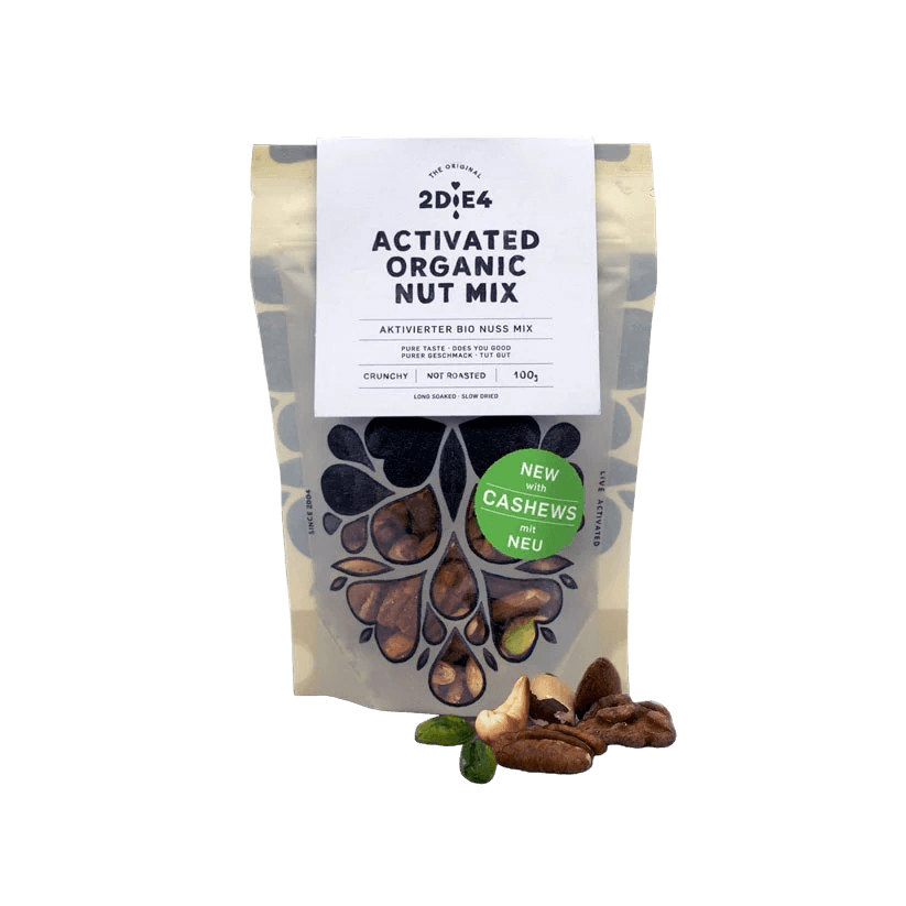 2DiE4 aktivierter Bio-Nuss-Mix – Mandeln, Walnüsse, Paranüsse, Cashews, Pekannüsse und Pistazien – zweistufig fermentiert mit Quellwasser und Meersalz, handveredelt, mit Umami-Geschmack und perfektem Crunch.