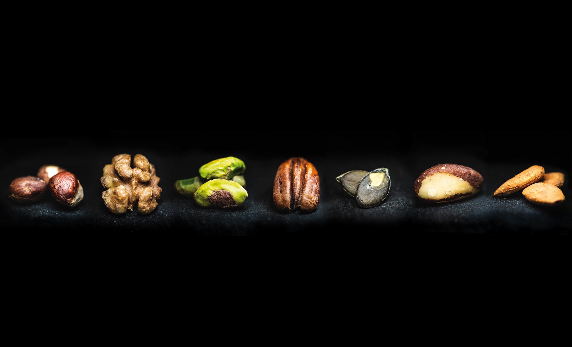 HAst du Fragen zu unsren Bio Nüsse? Was sind fermentierte Nüsse?
Wie werden Nüsse aktiviert?
Unterschied zwischen fermentierten und aktivierten Nüssen
Gesundheitliche Vorteile von fermentierten Nüssen? Wo kann ich aktivierte bio Nüsse online kaufen?